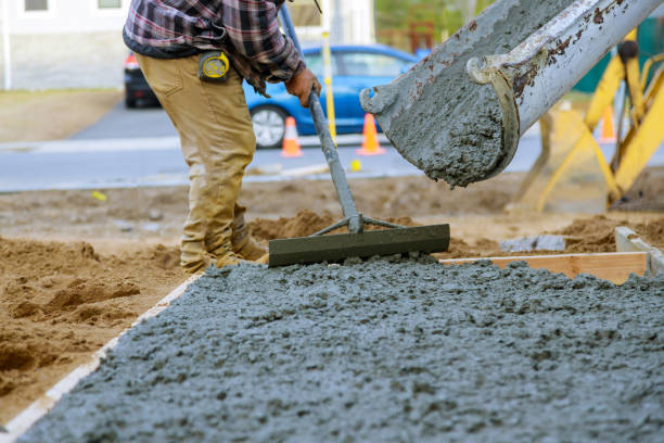 Best Affordable Concrete Contractor  in Laureles, TX